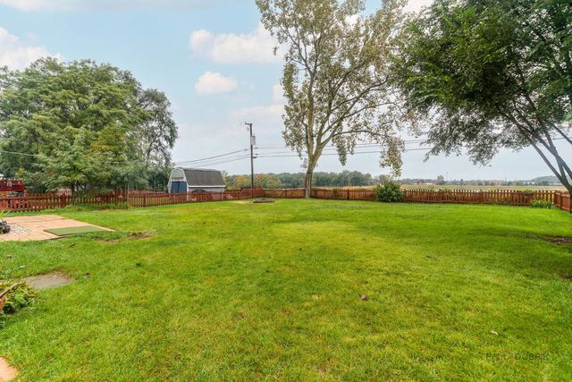 1502 Sunset Drive, Holiday Hills, IL 60051