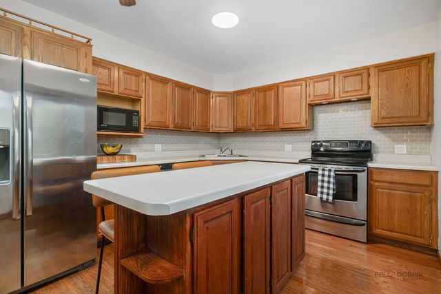 1502 Sunset Drive, Holiday Hills, IL 60051