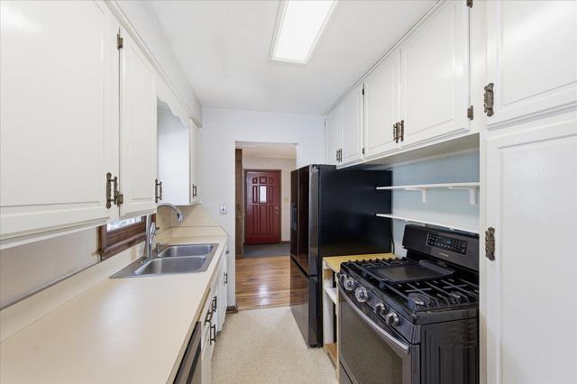 1195 Colette Place, Saint Paul, MN 55116