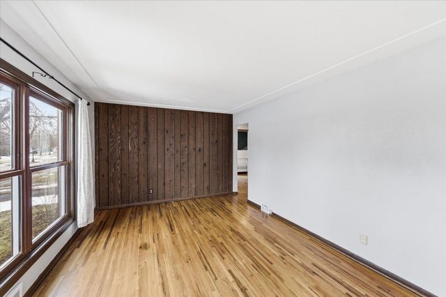 1195 Colette Place, Saint Paul, MN 55116