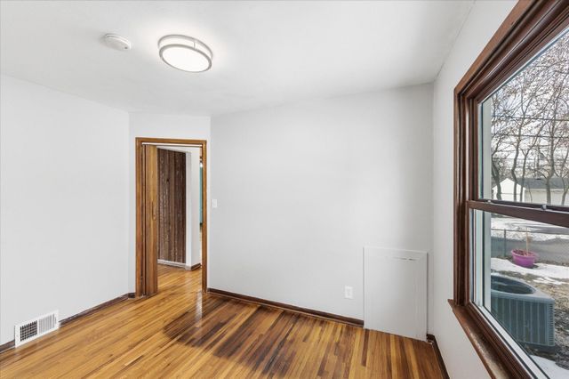 1195 Colette Place, Saint Paul, MN 55116