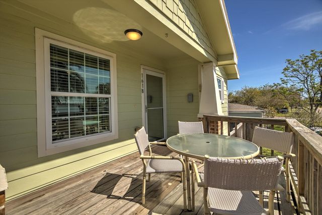 1618 Bayou Shore Drive, Galveston, TX 77551