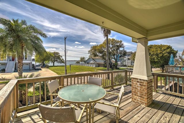1618 Bayou Shore Drive, Galveston, TX 77551