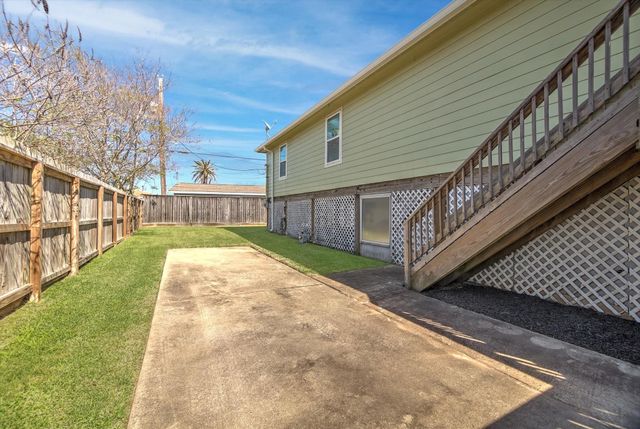 1618 Bayou Shore Drive, Galveston, TX 77551