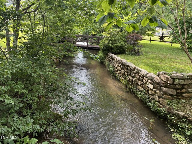 940 Middle Creek Road, Afton, TN 37616