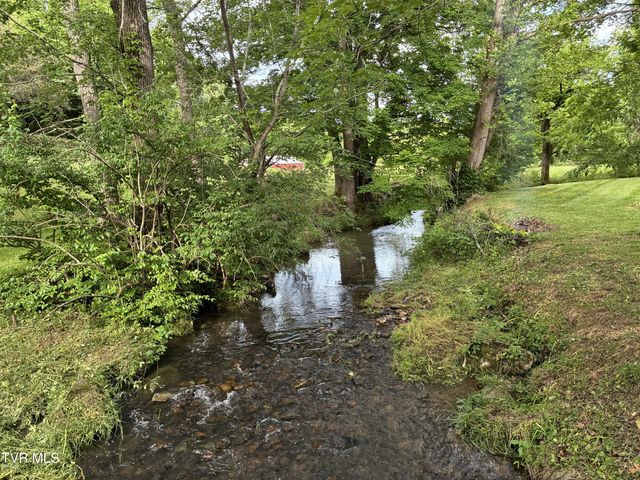 940 Middle Creek Road, Afton, TN 37616