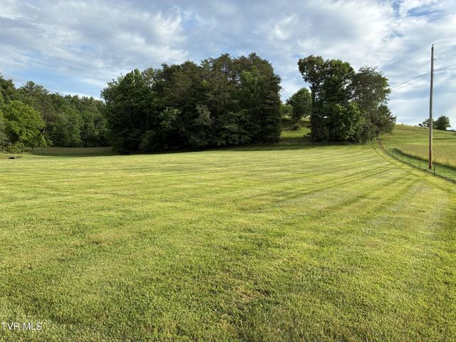 940 Middle Creek Road, Afton, TN 37616