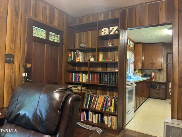 940 Middle Creek Road, Afton, TN 37616