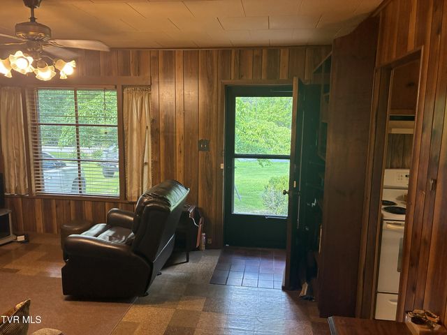 940 Middle Creek Road, Afton, TN 37616