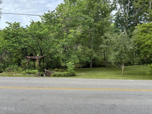 940 Middle Creek Road, Afton, TN 37616