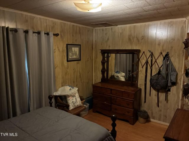 940 Middle Creek Road, Afton, TN 37616