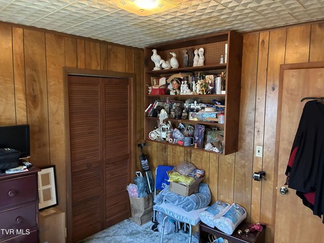 940 Middle Creek Road, Afton, TN 37616