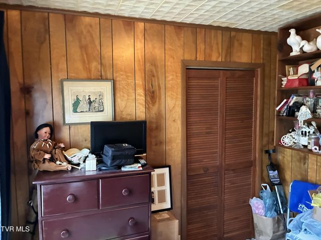 940 Middle Creek Road, Afton, TN 37616