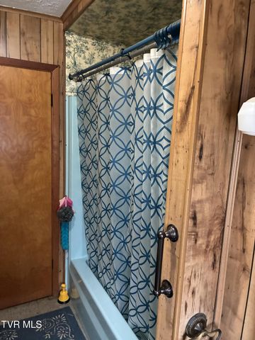 940 Middle Creek Road, Afton, TN 37616