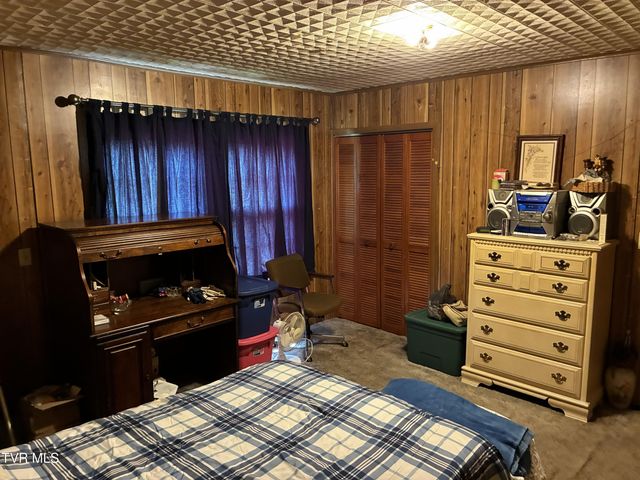 940 Middle Creek Road, Afton, TN 37616