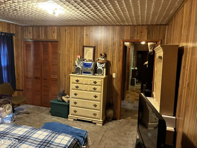 940 Middle Creek Road, Afton, TN 37616