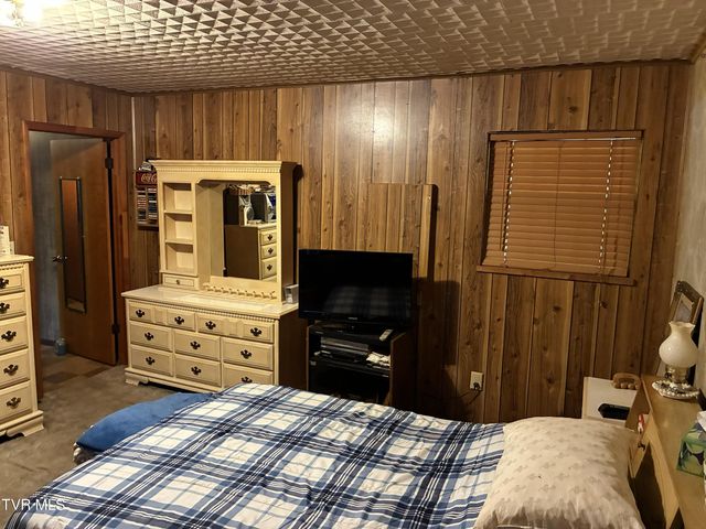 940 Middle Creek Road, Afton, TN 37616