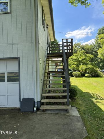 940 Middle Creek Road, Afton, TN 37616