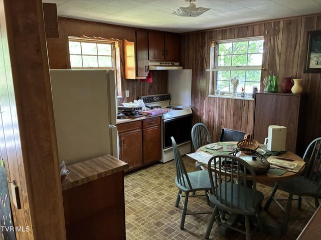 940 Middle Creek Road, Afton, TN 37616