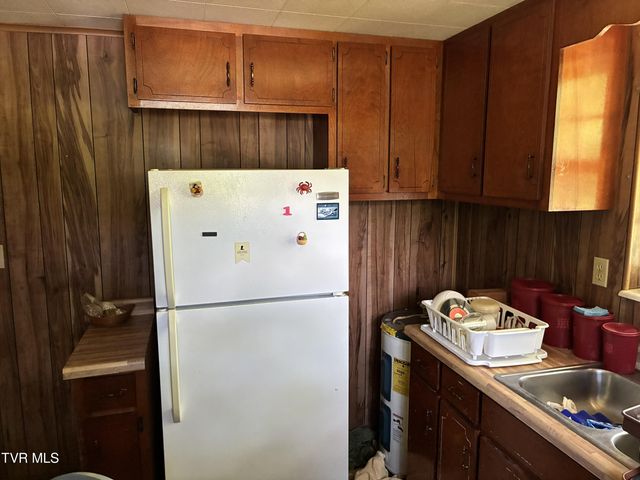 940 Middle Creek Road, Afton, TN 37616