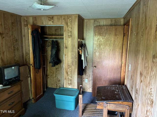 940 Middle Creek Road, Afton, TN 37616