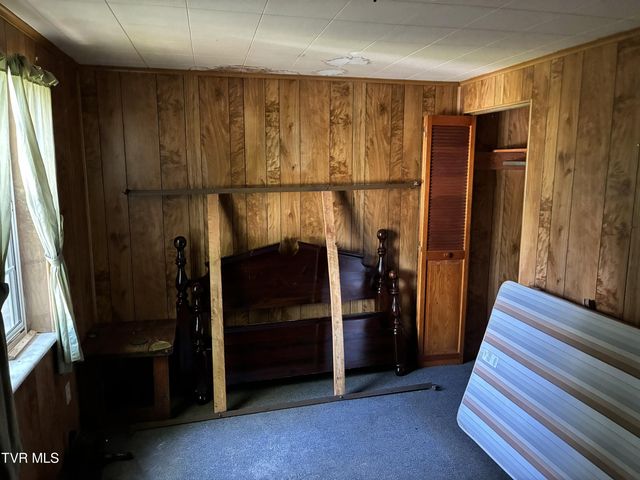 940 Middle Creek Road, Afton, TN 37616