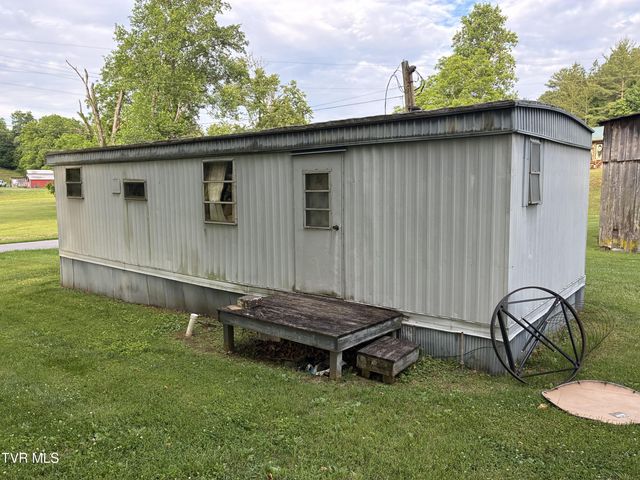 940 Middle Creek Road, Afton, TN 37616
