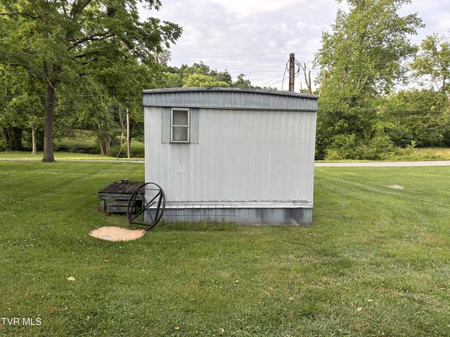 940 Middle Creek Road, Afton, TN 37616