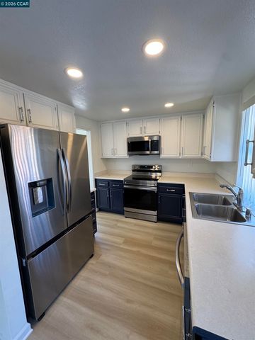 207 Stoney Ridge Rd, Vallejo, CA 94589