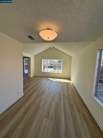 207 Stoney Ridge Rd, Vallejo, CA 94589
