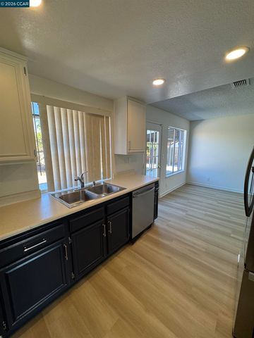 207 Stoney Ridge Rd, Vallejo, CA 94589