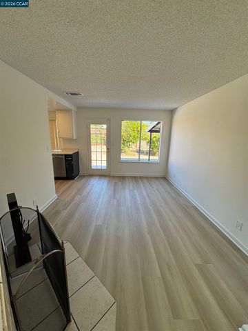 207 Stoney Ridge Rd, Vallejo, CA 94589