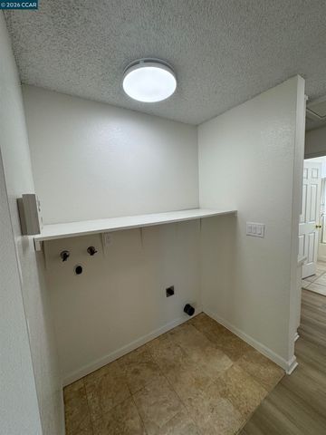 207 Stoney Ridge Rd, Vallejo, CA 94589