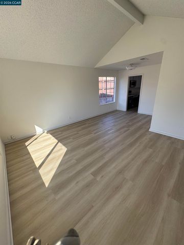 207 Stoney Ridge Rd, Vallejo, CA 94589