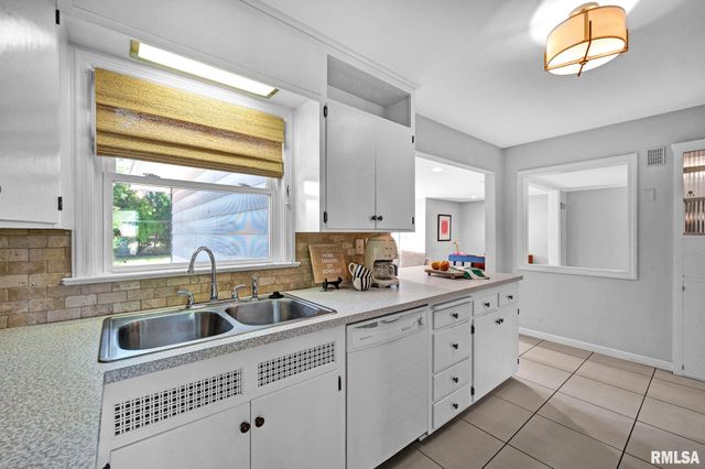 3406 N NORTH Street, Peoria, IL 61604