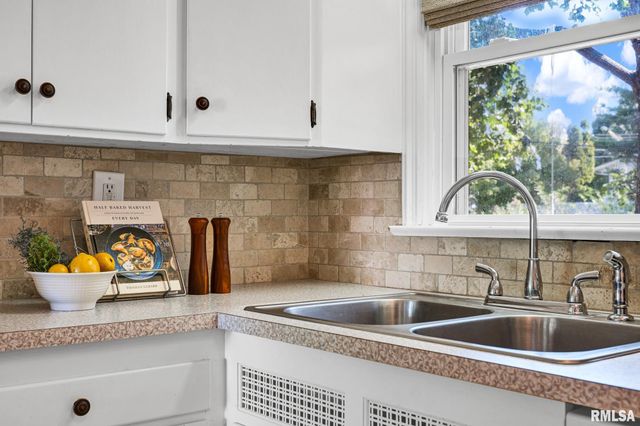 3406 N NORTH Street, Peoria, IL 61604