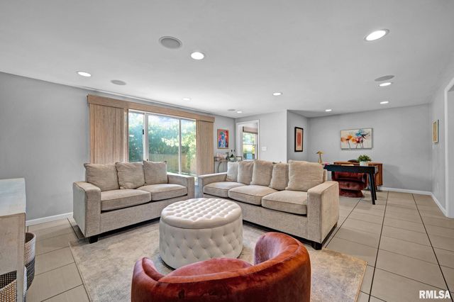 3406 N NORTH Street, Peoria, IL 61604