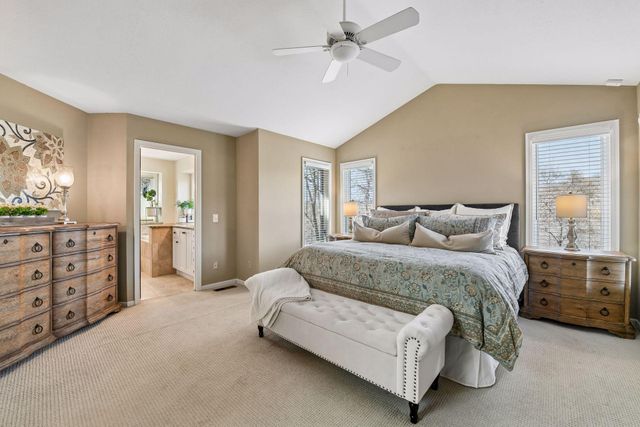 291 Trappers Pass, Chanhassen, MN 55317