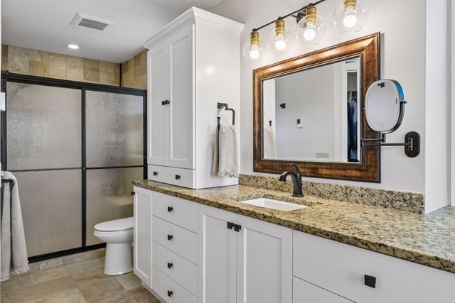 291 Trappers Pass, Chanhassen, MN 55317