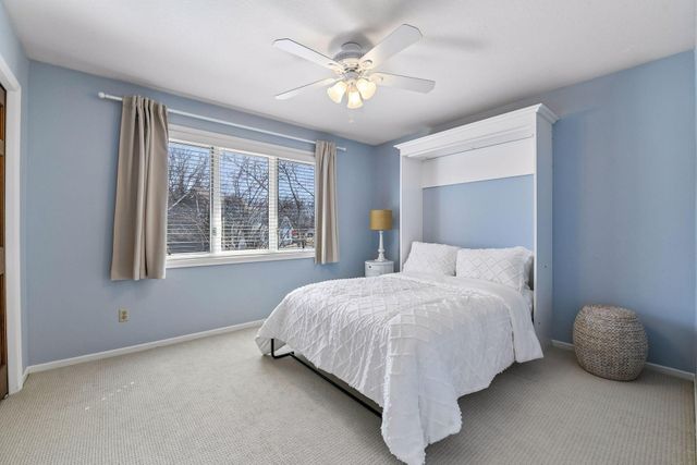 291 Trappers Pass, Chanhassen, MN 55317
