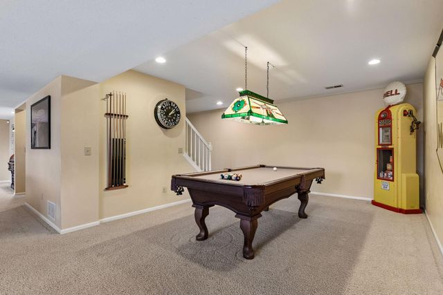 291 Trappers Pass, Chanhassen, MN 55317
