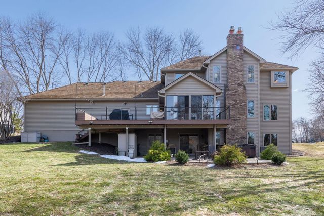 291 Trappers Pass, Chanhassen, MN 55317