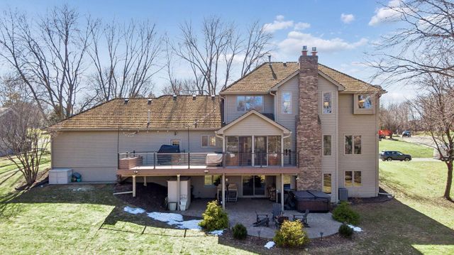 291 Trappers Pass, Chanhassen, MN 55317