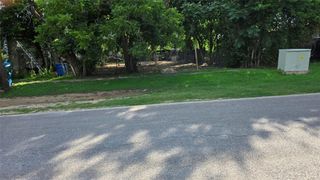 206 Avenue B Ave, Elgin, TX 78621