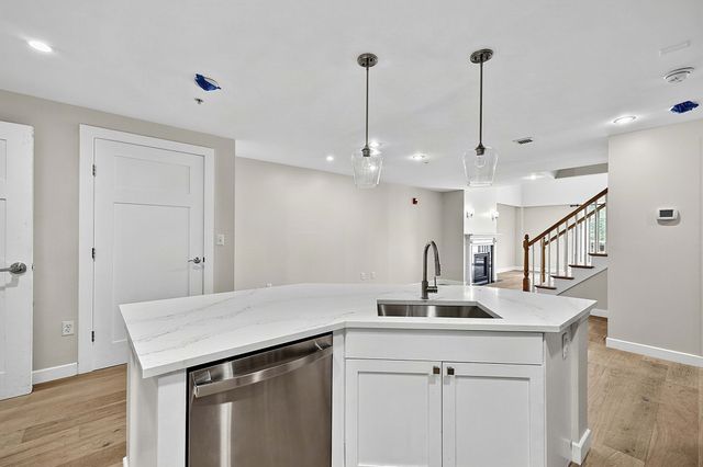 132 Chief Justice Cushing Hwy 214, Cohasset, MA 02025