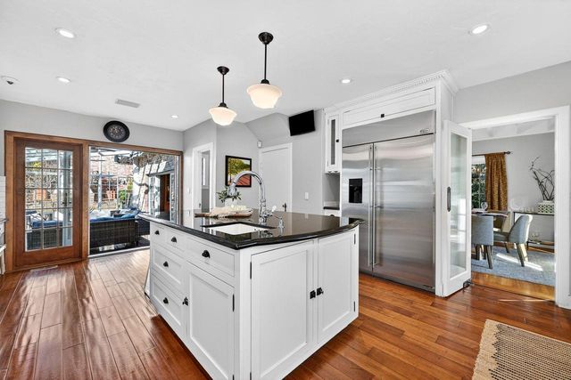 1716 Sutterville Rd, Sacramento, CA 95822