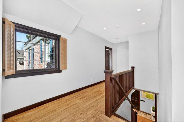 1716 Sutterville Rd, Sacramento, CA 95822