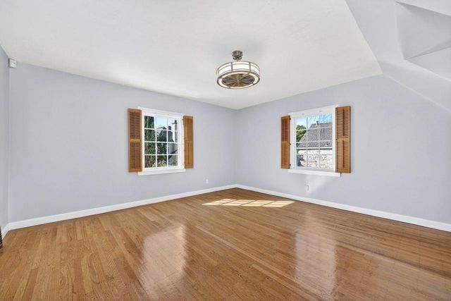 1716 Sutterville Rd, Sacramento, CA 95822