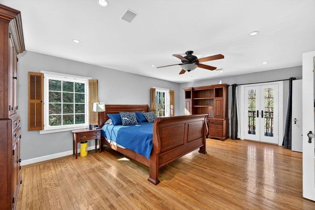 1716 Sutterville Rd, Sacramento, CA 95822