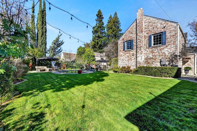 1716 Sutterville Rd, Sacramento, CA 95822